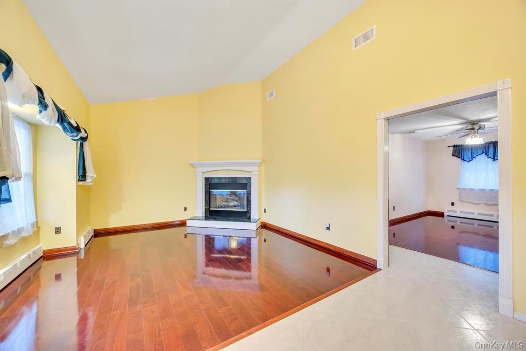 Single Family Evelyn  Suffolk County, NY 11949, MLS-927000-14