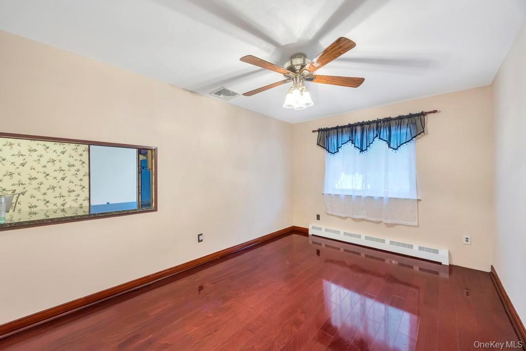 Single Family Evelyn  Suffolk County, NY 11949, MLS-927000-16