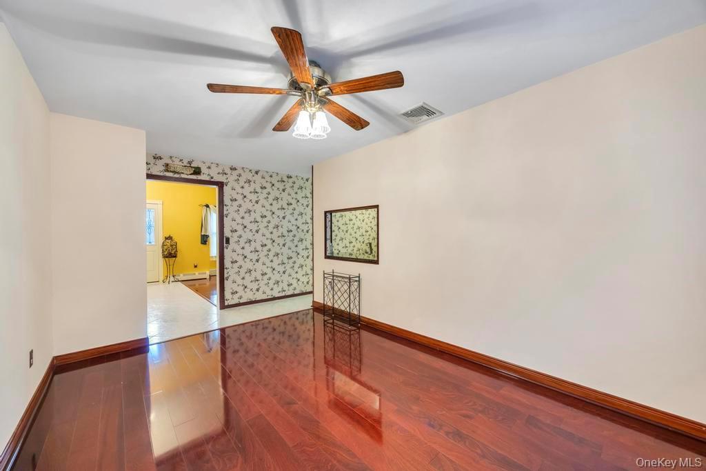 Single Family Evelyn  Suffolk County, NY 11949, MLS-927000-17