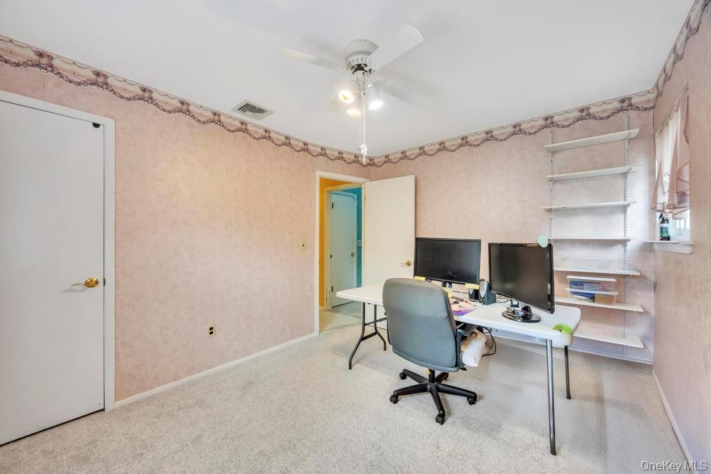 Single Family Evelyn  Suffolk County, NY 11949, MLS-927000-23