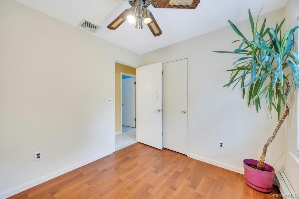 Single Family Evelyn  Suffolk County, NY 11949, MLS-927000-25