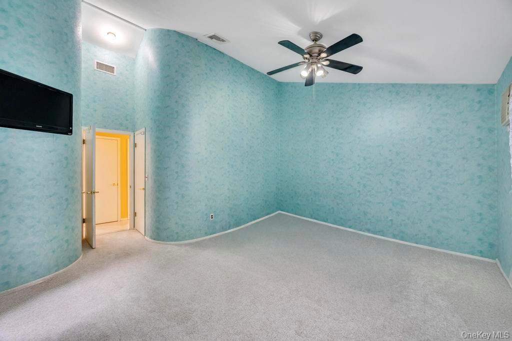 Single Family Evelyn  Suffolk County, NY 11949, MLS-927000-26