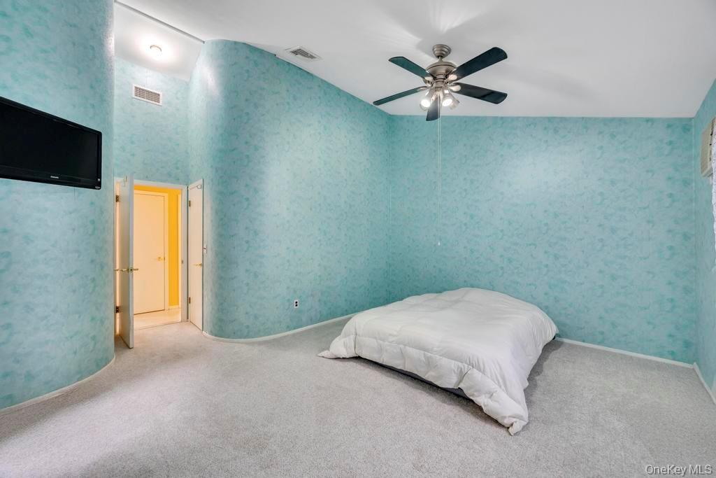 Single Family Evelyn  Suffolk County, NY 11949, MLS-927000-27