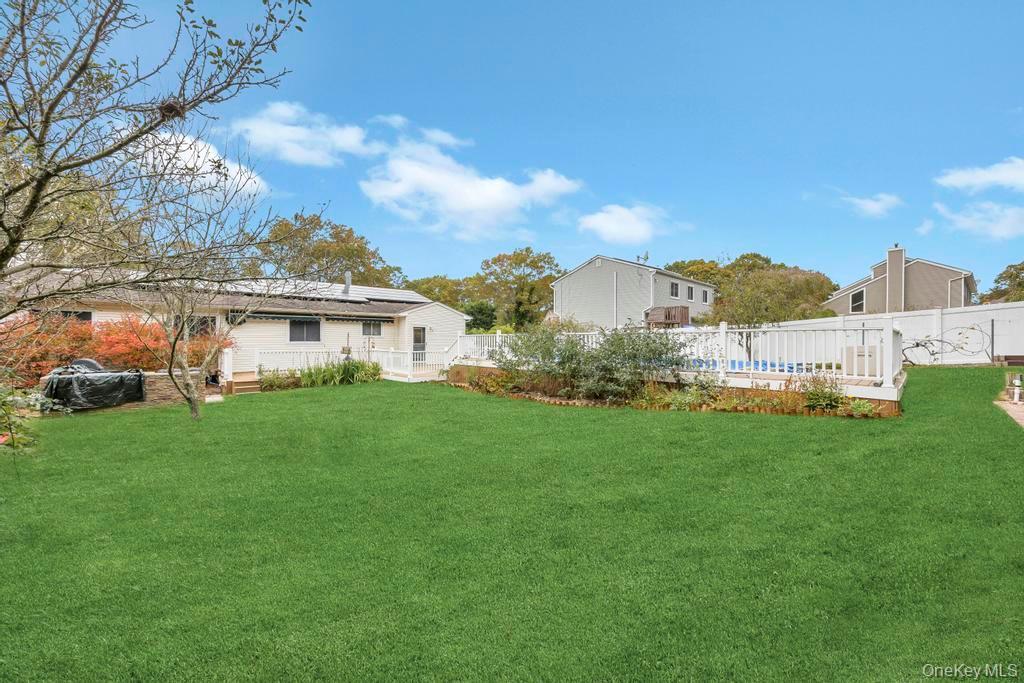 Single Family Evelyn  Suffolk County, NY 11949, MLS-927000-5