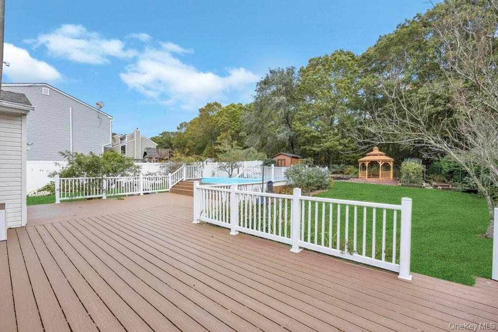 Single Family Evelyn  Suffolk County, NY 11949, MLS-927000-7