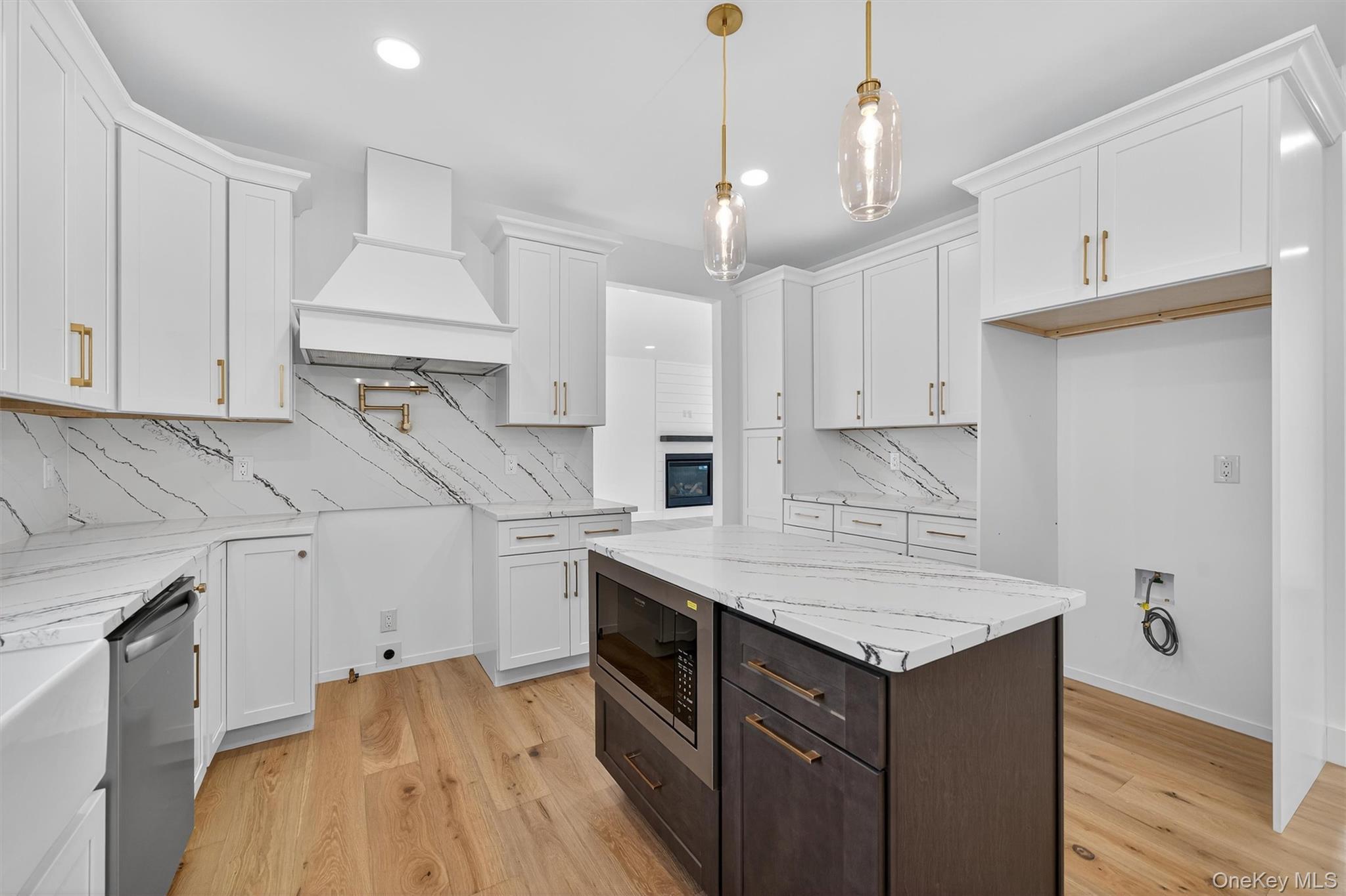 Single Family Bills  Ulster County, NY 12547, MLS-927018-11