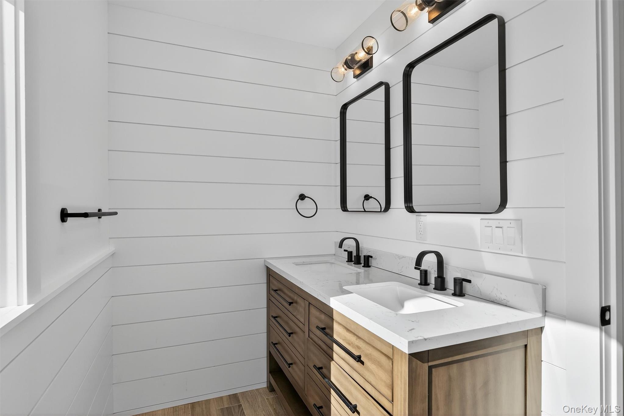 Single Family Bills  Ulster County, NY 12547, MLS-927018-24