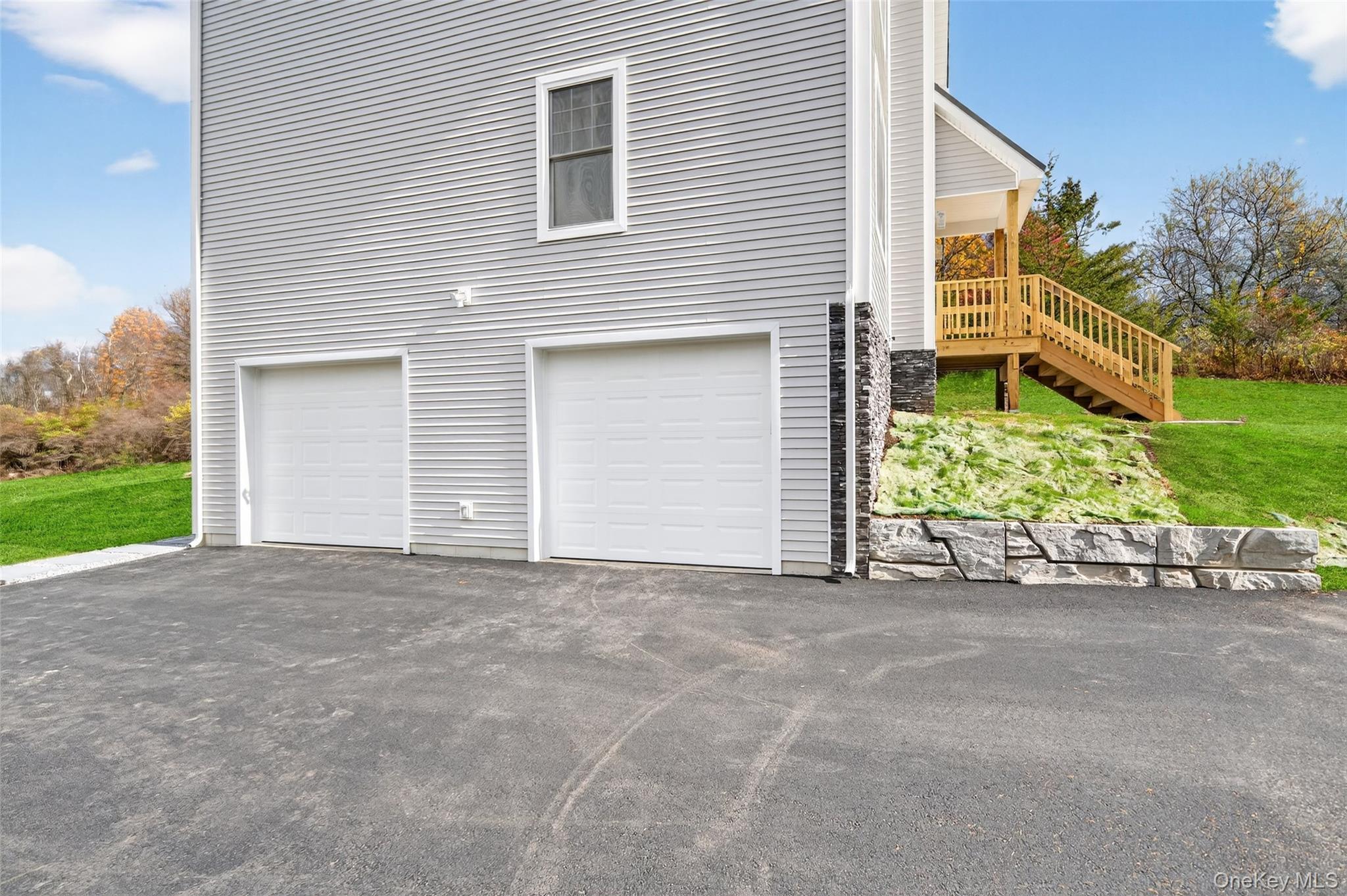 Single Family Bills  Ulster County, NY 12547, MLS-927018-27