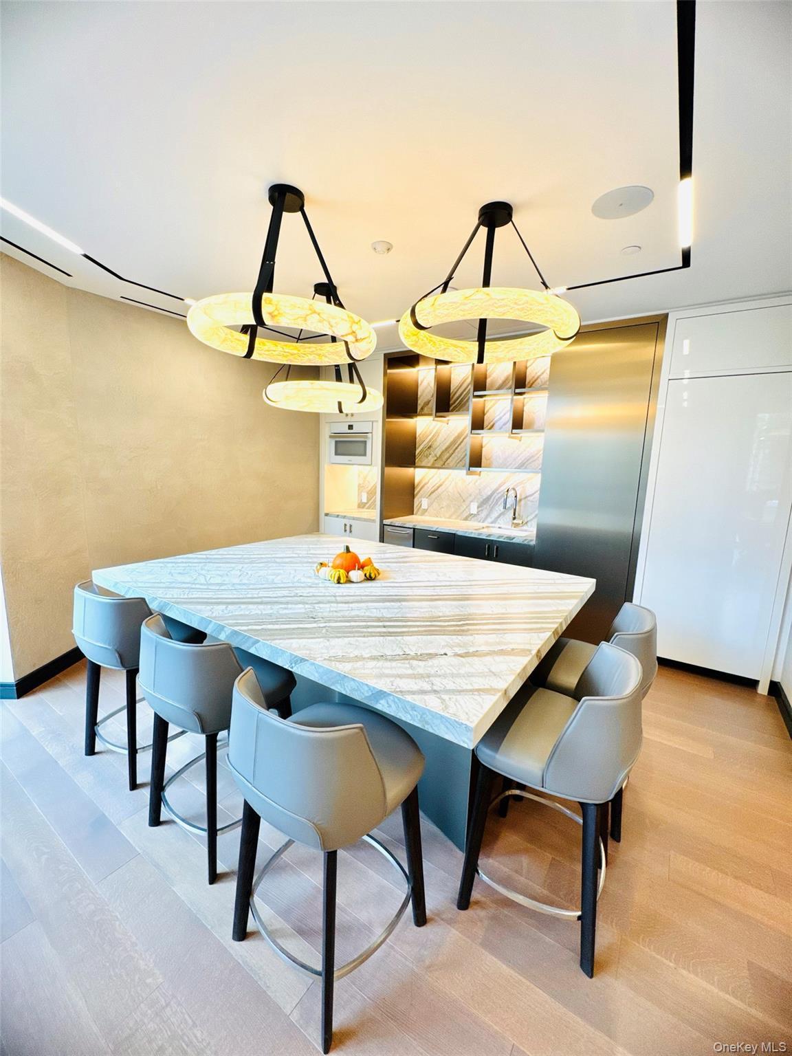 Apartment Greenwich Manhattan, NY 10006, MLS-927039-24