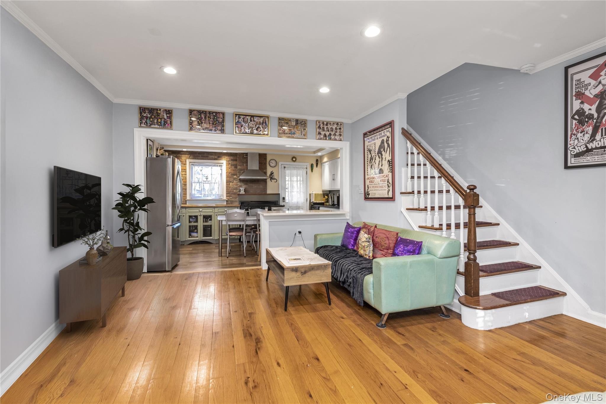 Single Family 160th  Queens, NY 11357, MLS-927069-2