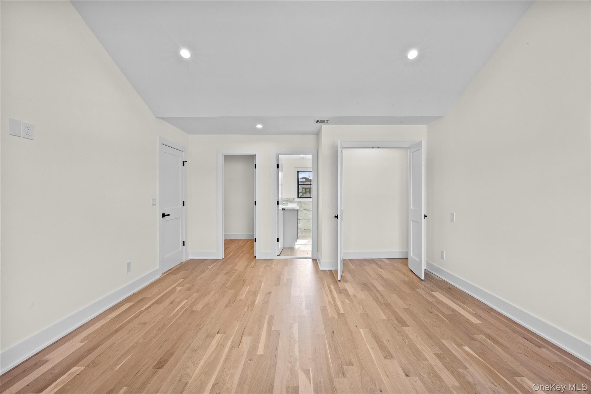 Single Family Dean Nassau County, NY 11801, MLS-927071-17