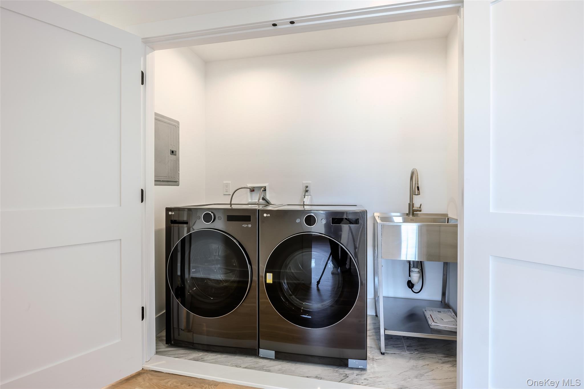 Single Family Dean Nassau County, NY 11801, MLS-927071-22