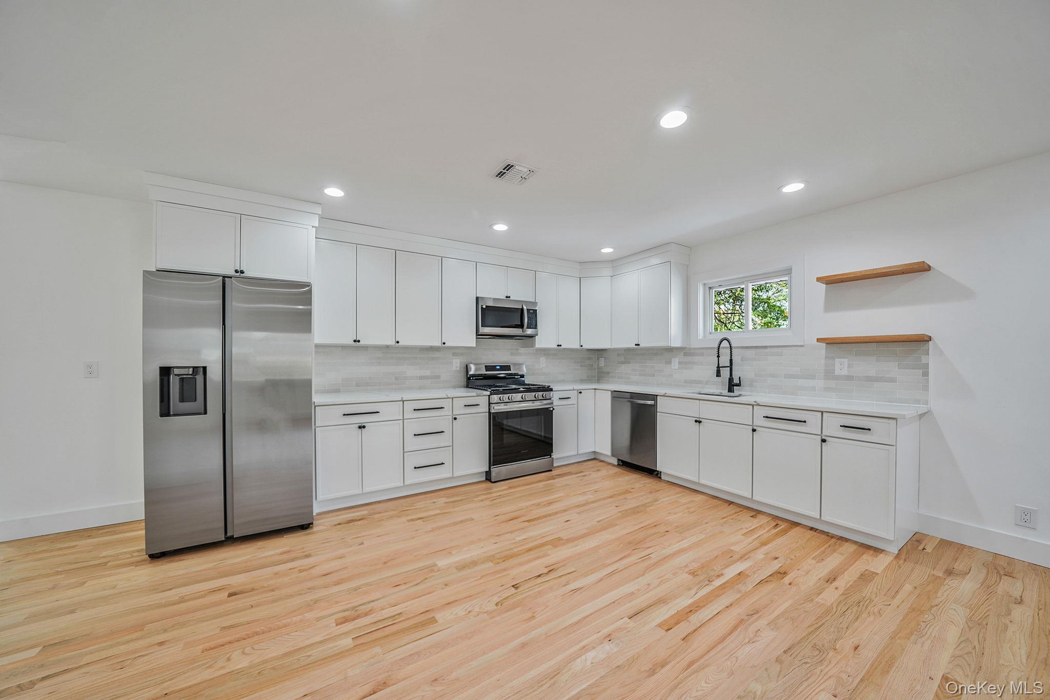 Single Family Fairview Nassau County, NY 11050, MLS-927073-10