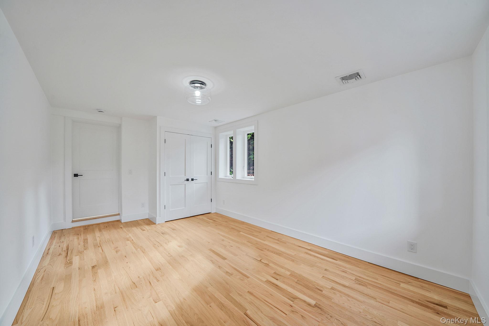 Single Family Fairview Nassau County, NY 11050, MLS-927073-16