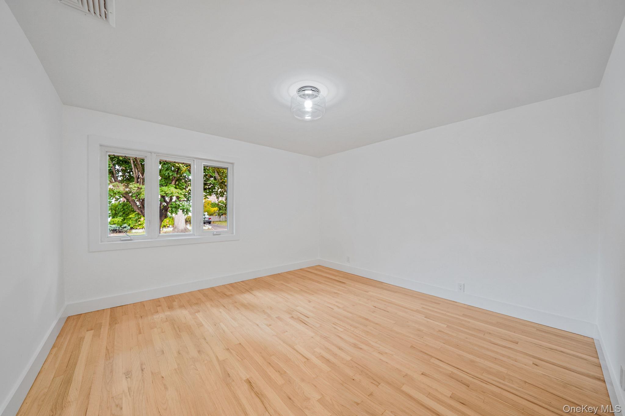 Single Family Fairview Nassau County, NY 11050, MLS-927073-17