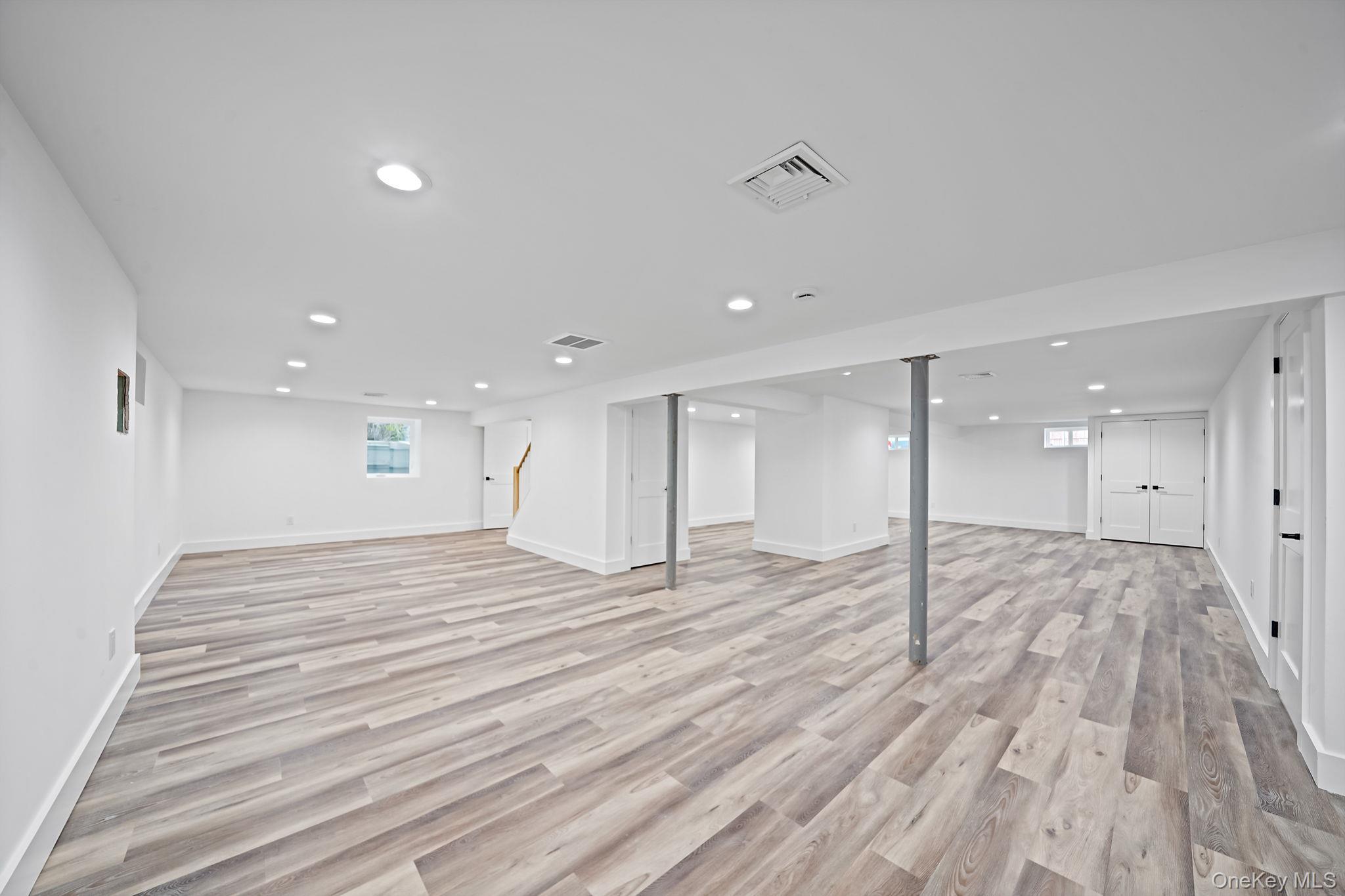 Single Family Fairview Nassau County, NY 11050, MLS-927073-25