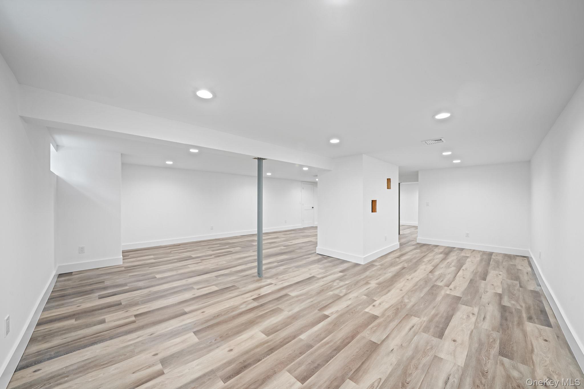 Single Family Fairview Nassau County, NY 11050, MLS-927073-28