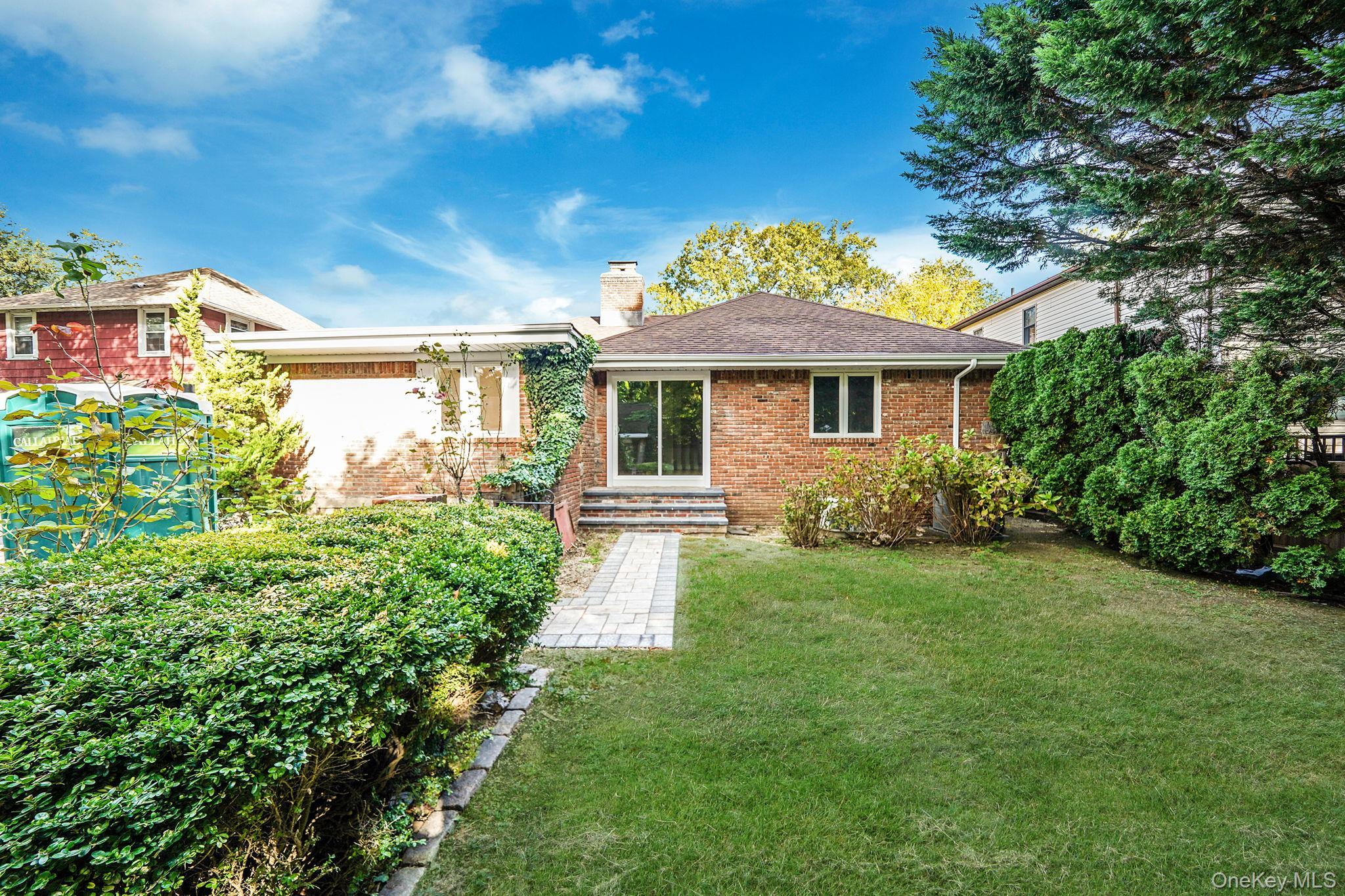 Single Family Fairview Nassau County, NY 11050, MLS-927073-4