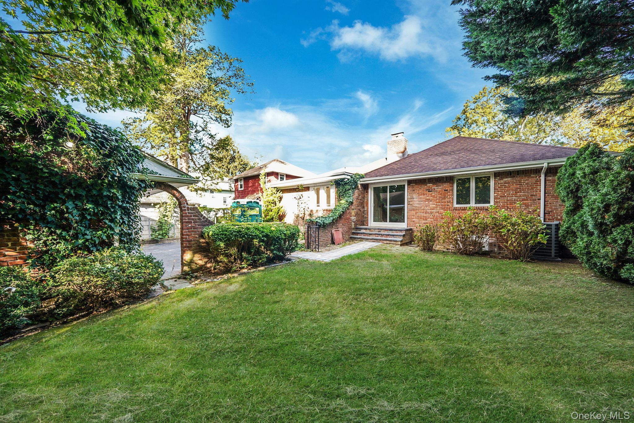 Single Family Fairview Nassau County, NY 11050, MLS-927073-5