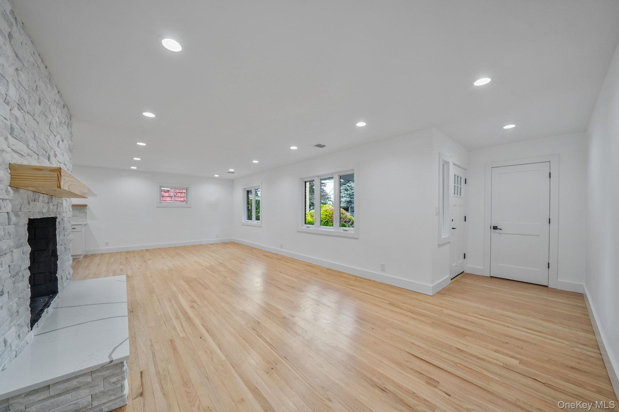 Single Family Fairview Nassau County, NY 11050, MLS-927073-7