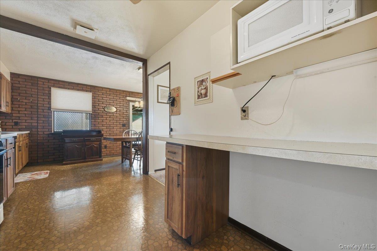 Single Family Grand Suffolk County, NY 11729, MLS-927082-15