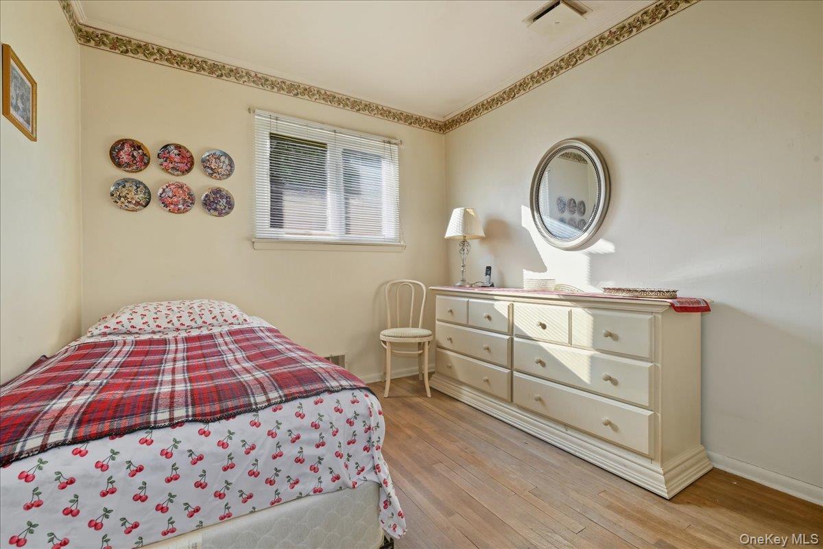 Single Family Grand Suffolk County, NY 11729, MLS-927082-19