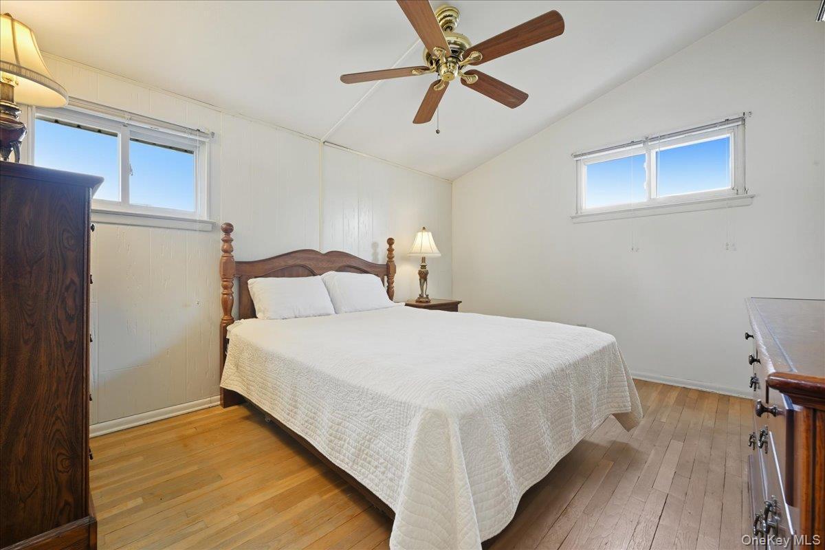 Single Family Grand Suffolk County, NY 11729, MLS-927082-21