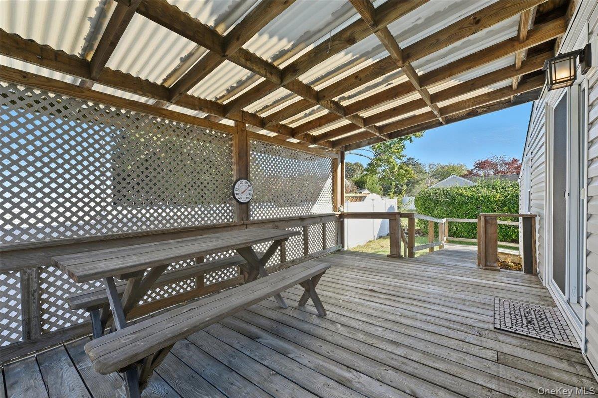 Single Family Grand Suffolk County, NY 11729, MLS-927082-31