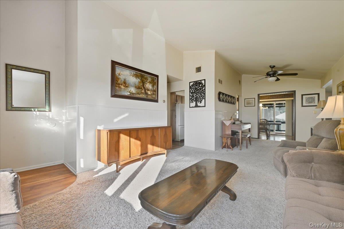 Single Family Grand Suffolk County, NY 11729, MLS-927082-7