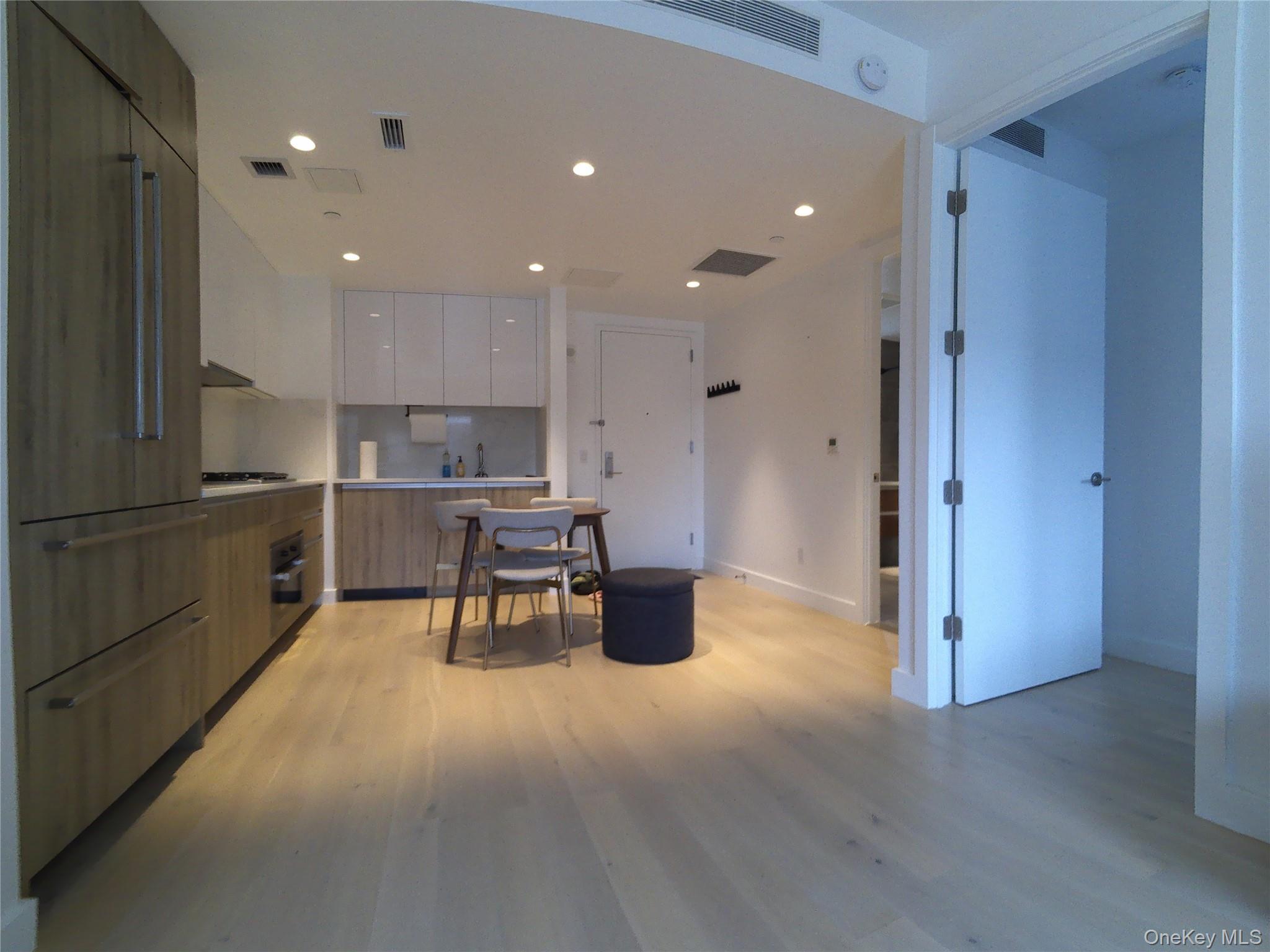 Condo Maple  Queens, NY 11355, MLS-927087-5