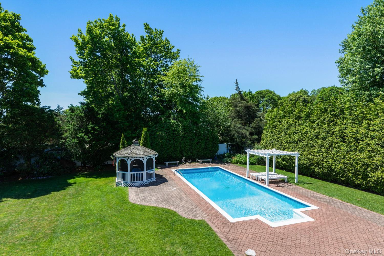 Single Family South Road  Suffolk County, NY 11977, MLS-927095-35