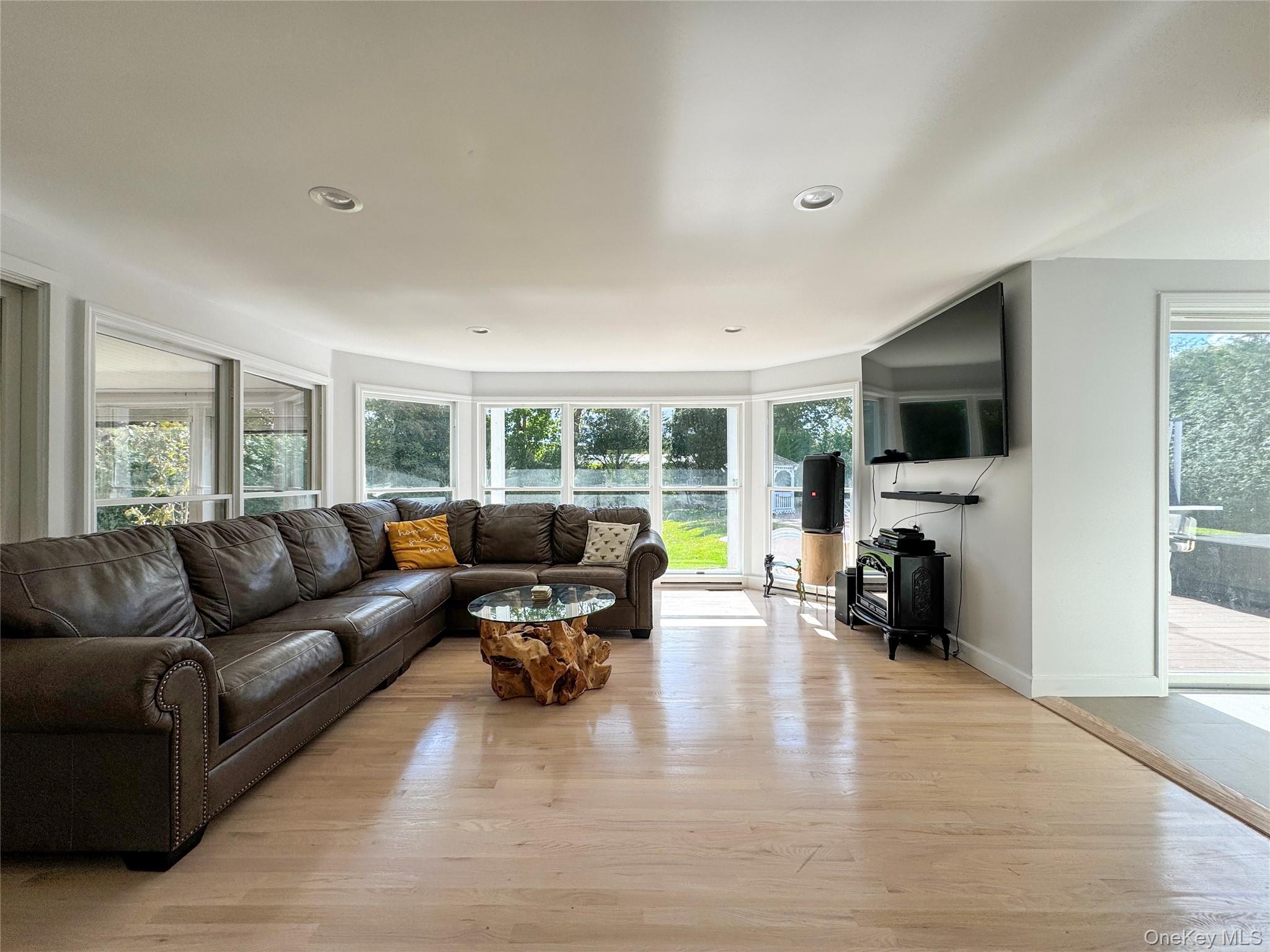 Single Family South Suffolk County, NY 11977, MLS-927095-4