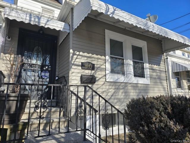 Single Family Sackett  Bronx, NY 10462, MLS-927102-2
