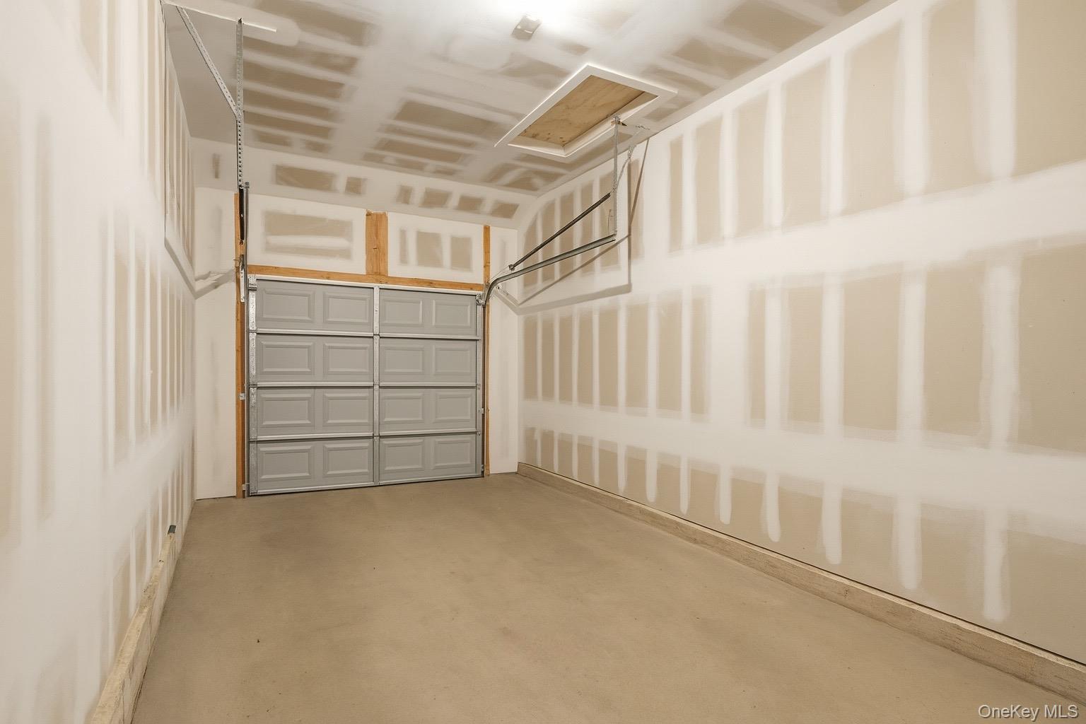 Single Family Dr Suffolk County, NY 11967, MLS-927103-13