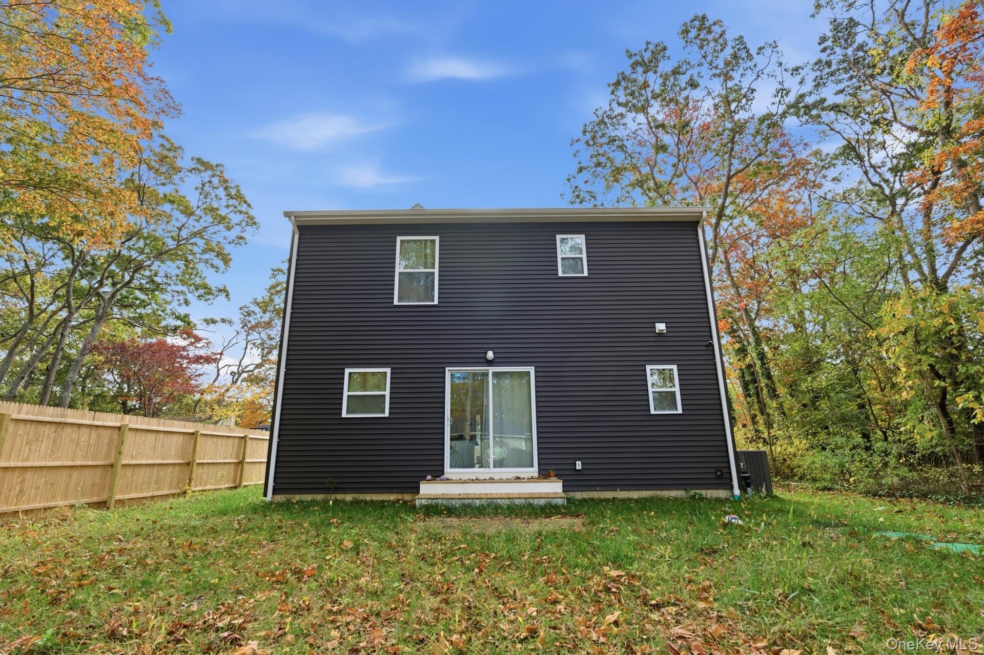 Single Family Dr Suffolk County, NY 11967, MLS-927103-3