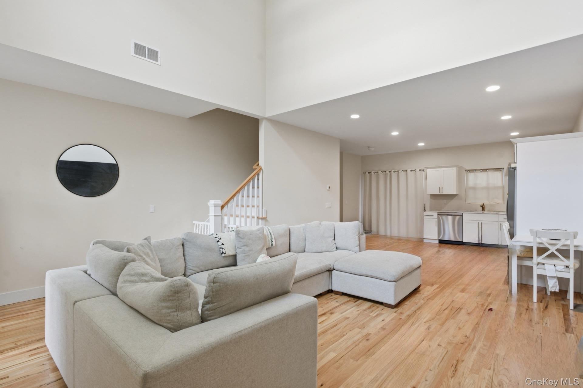 Single Family Dr Suffolk County, NY 11967, MLS-927103-5