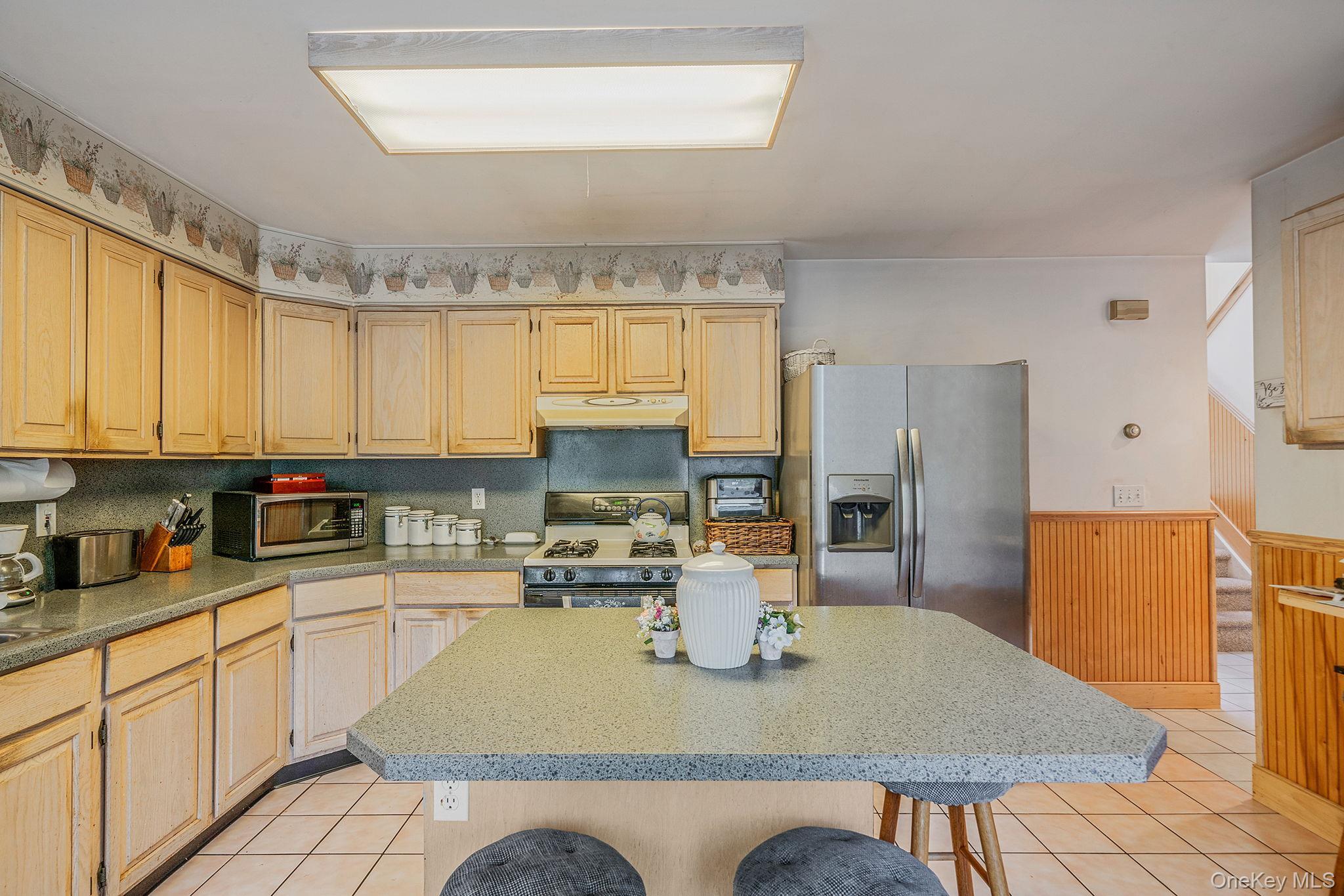 Single Family Brookhaven Suffolk County, NY 11901, MLS-927108-13