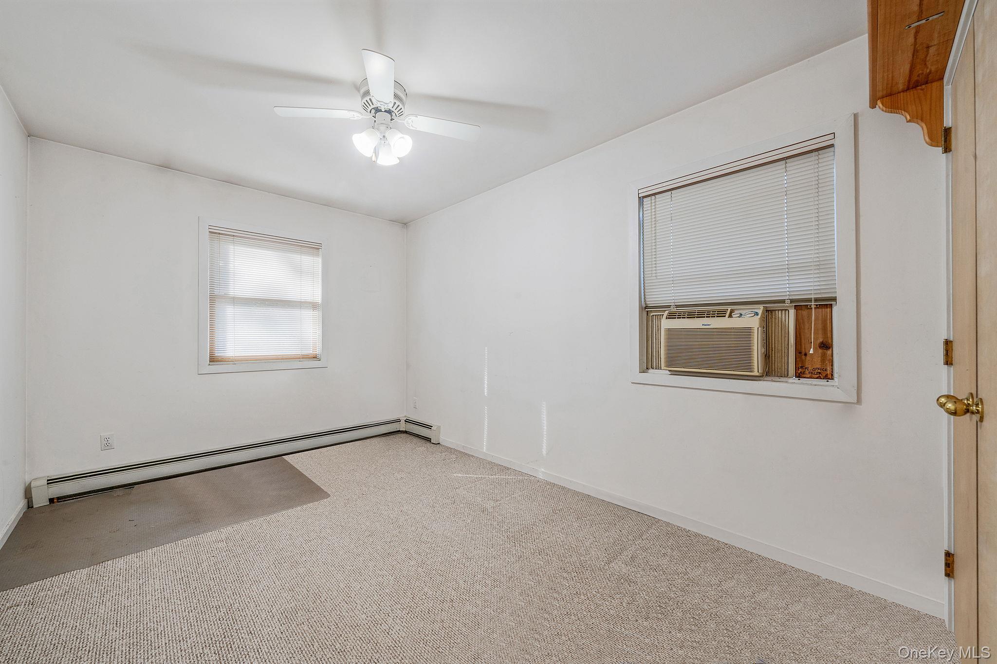 Single Family Brookhaven Suffolk County, NY 11901, MLS-927108-24