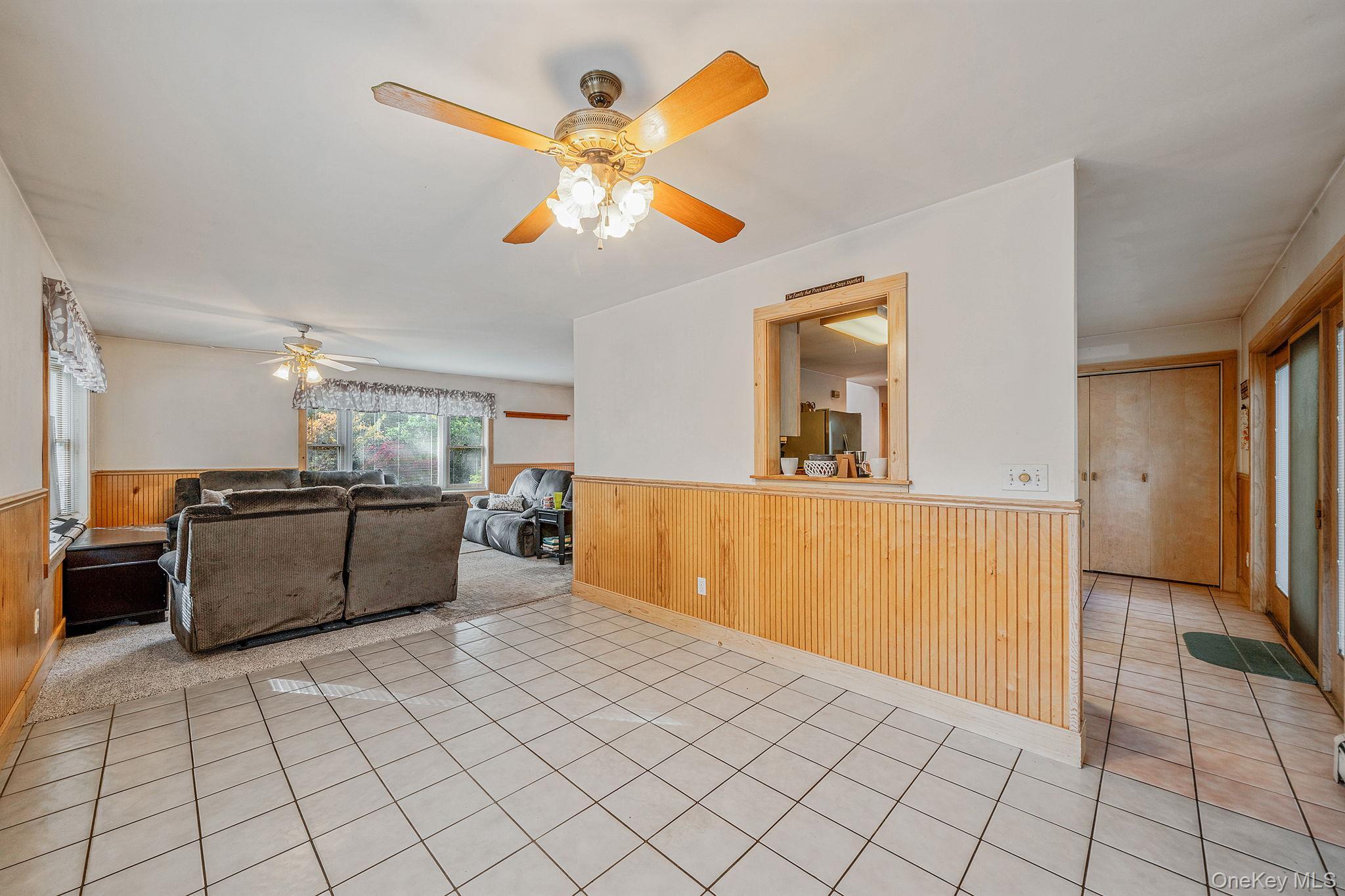 Single Family Brookhaven Suffolk County, NY 11901, MLS-927108-9