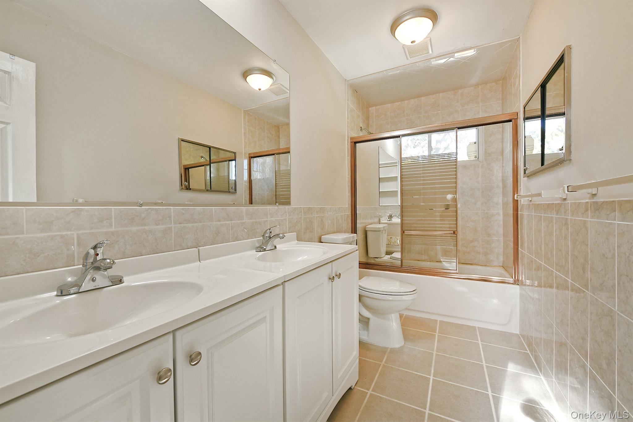 Single Family Melia Suffolk County, NY 11746, MLS-927116-27