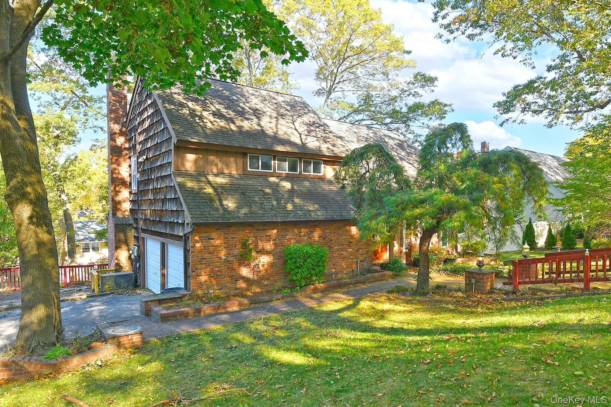 Single Family Melia  Suffolk County, NY 11746, MLS-927116-39