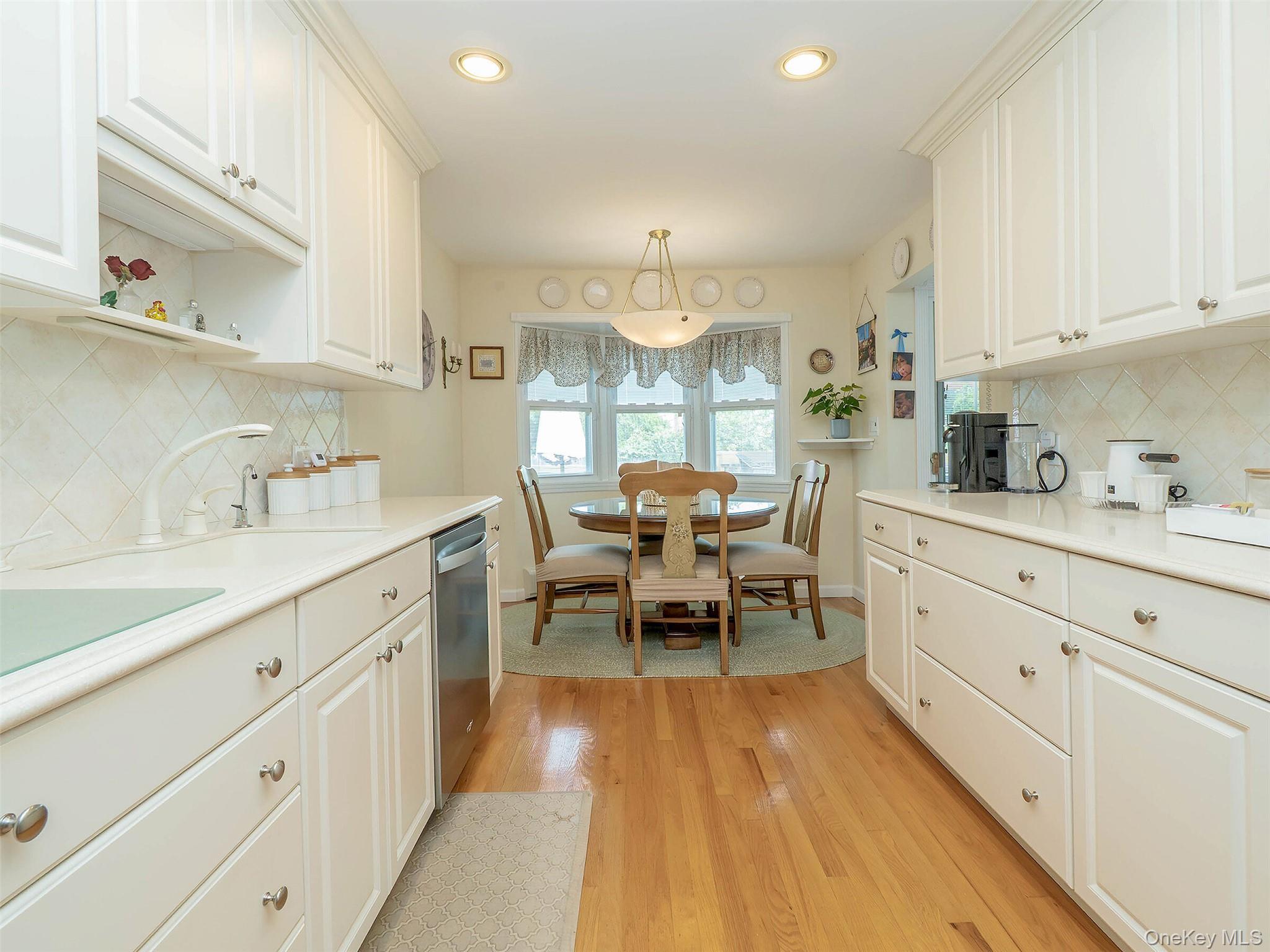 Single Family Harbor Nassau County, NY 11545, MLS-927117-16