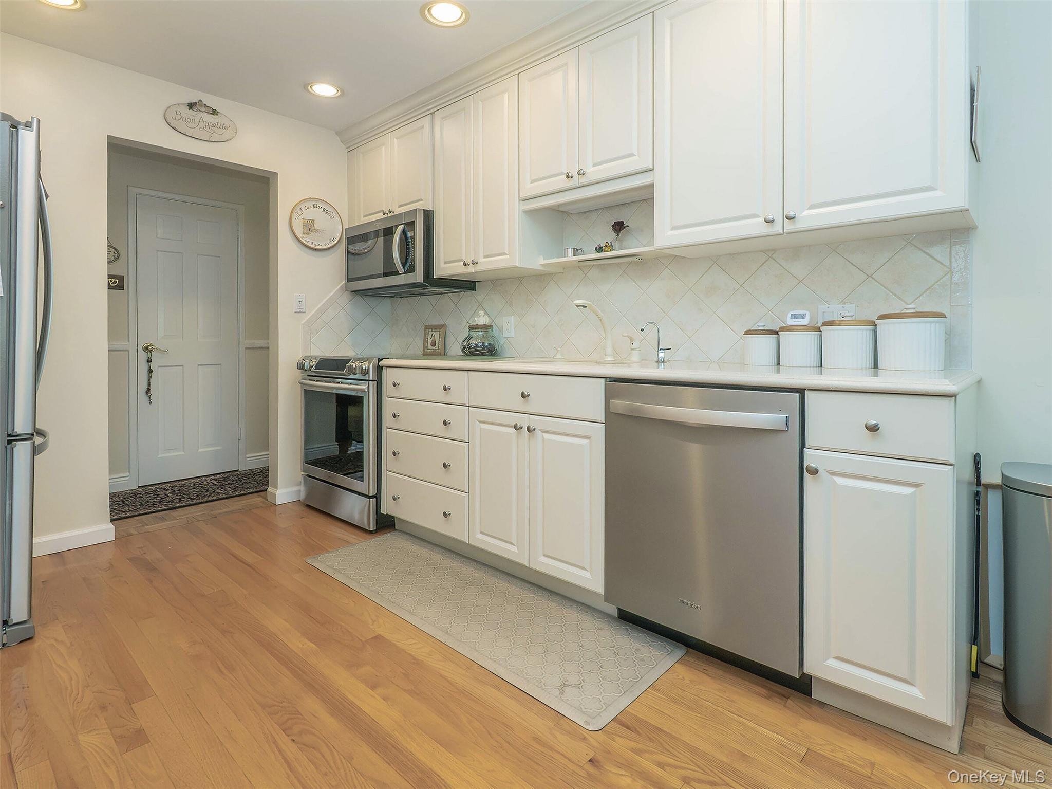 Single Family Harbor Nassau County, NY 11545, MLS-927117-18