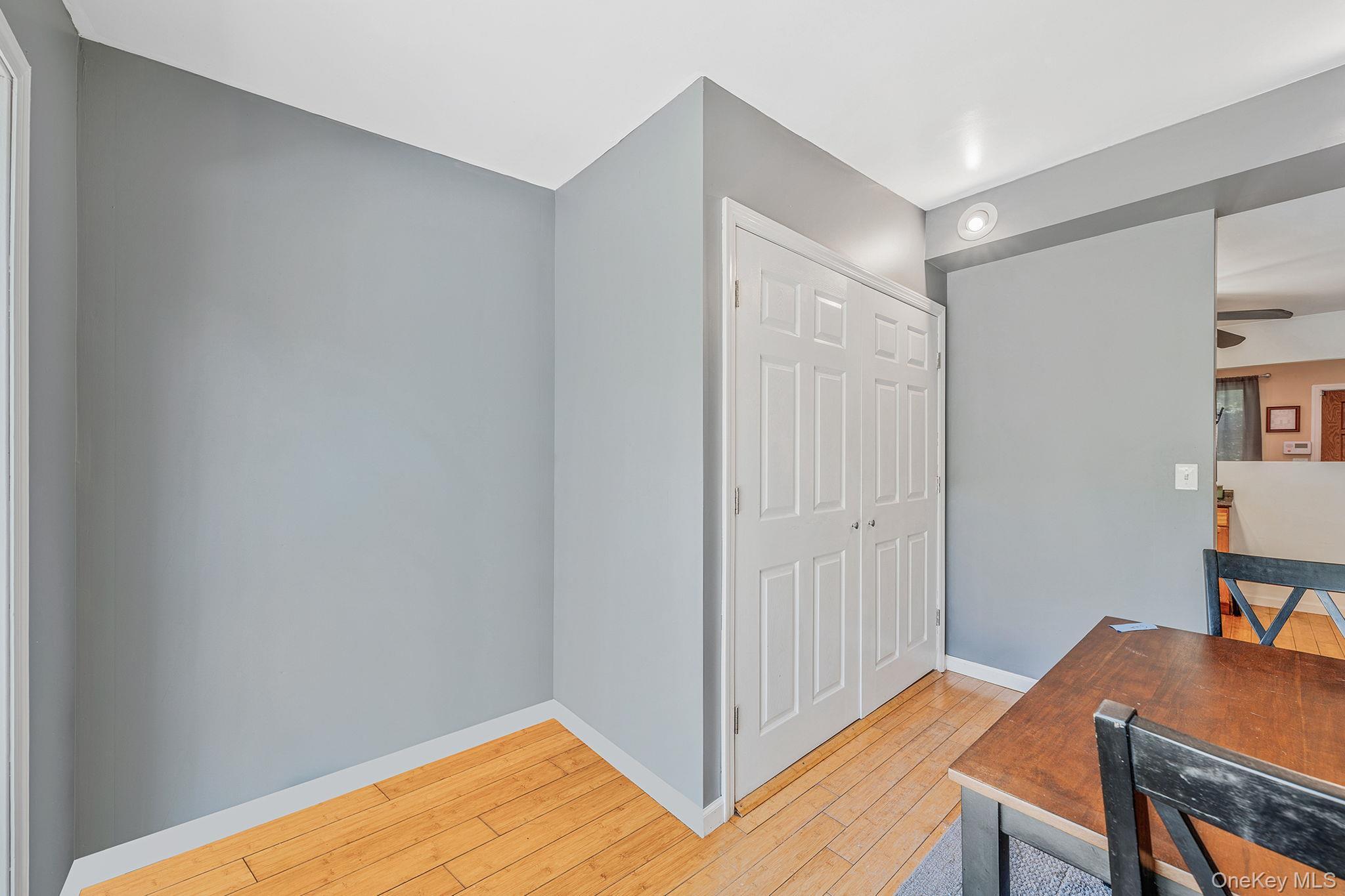 Single Family Lakeside  Suffolk County, NY 11961, MLS-927125-10