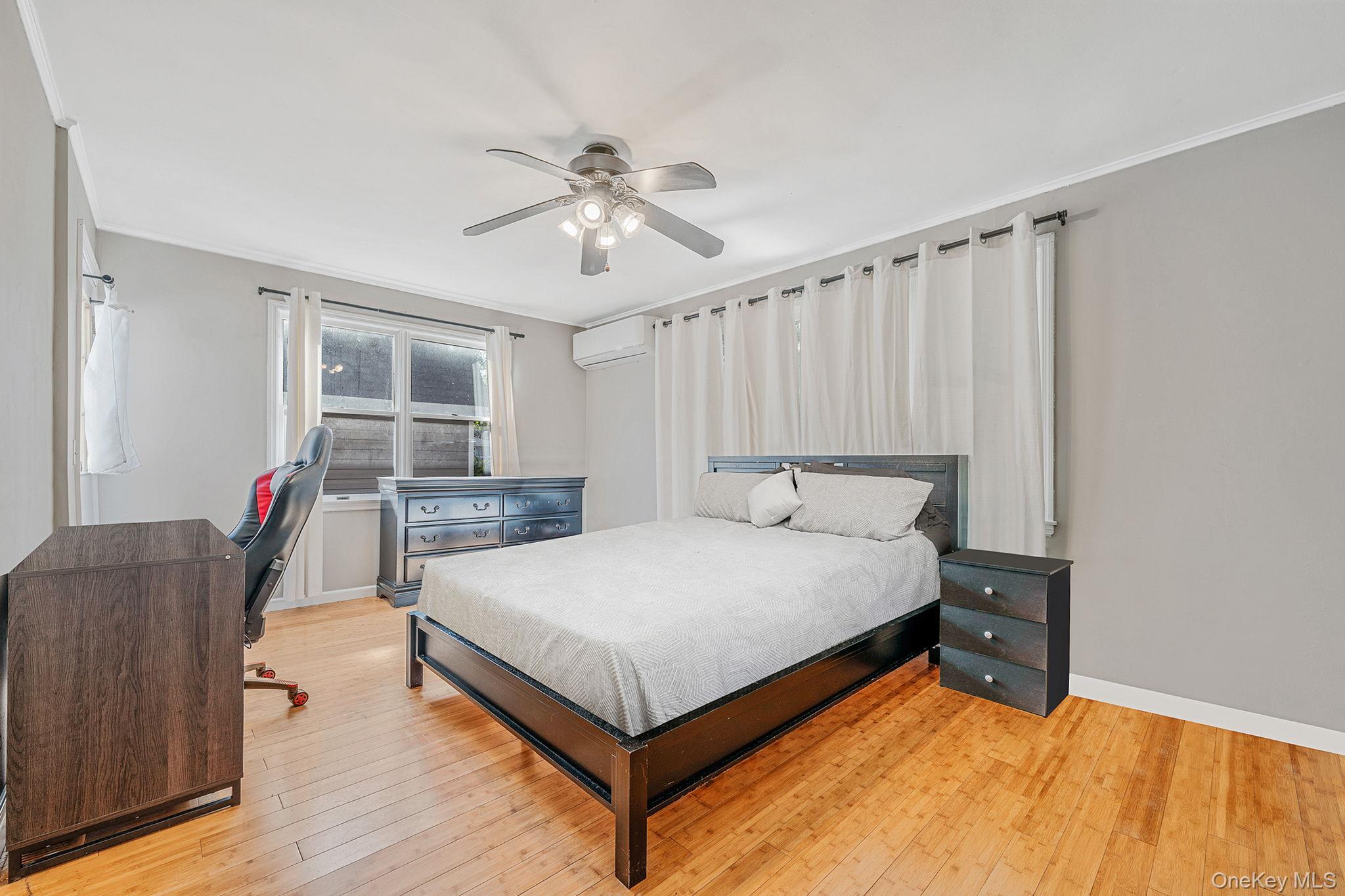 Single Family Lakeside  Suffolk County, NY 11961, MLS-927125-16