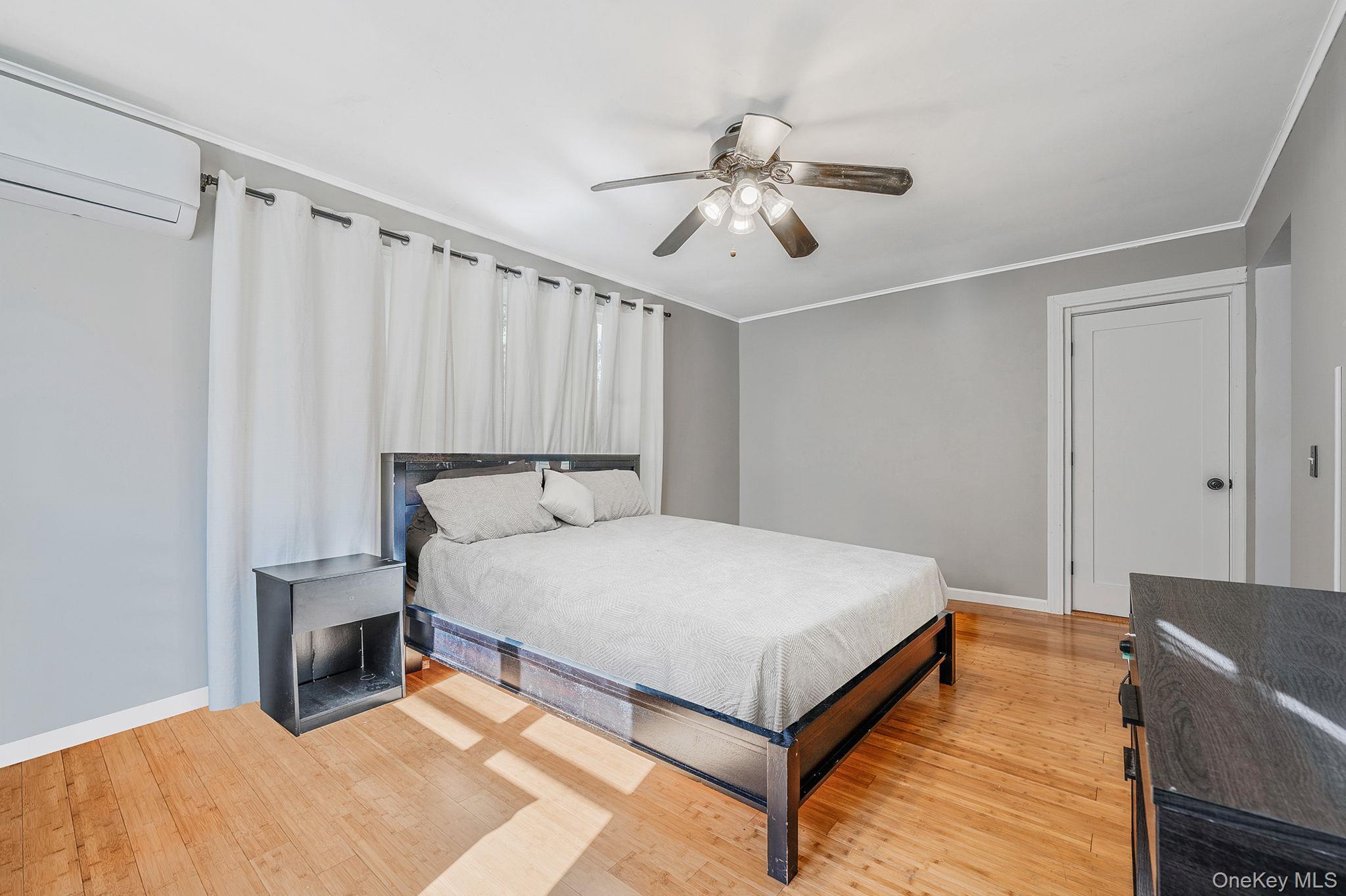 Single Family Lakeside  Suffolk County, NY 11961, MLS-927125-17