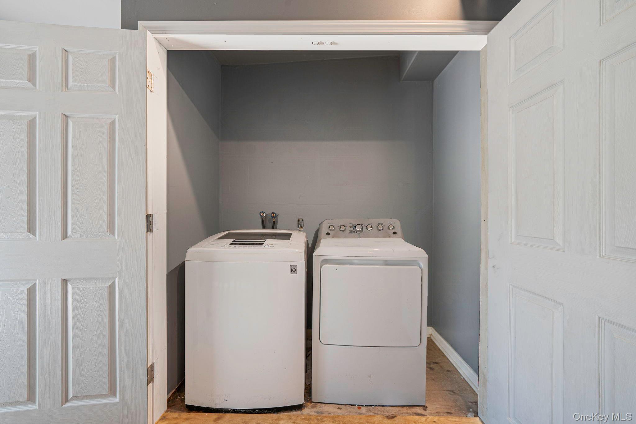 Single Family Lakeside  Suffolk County, NY 11961, MLS-927125-18