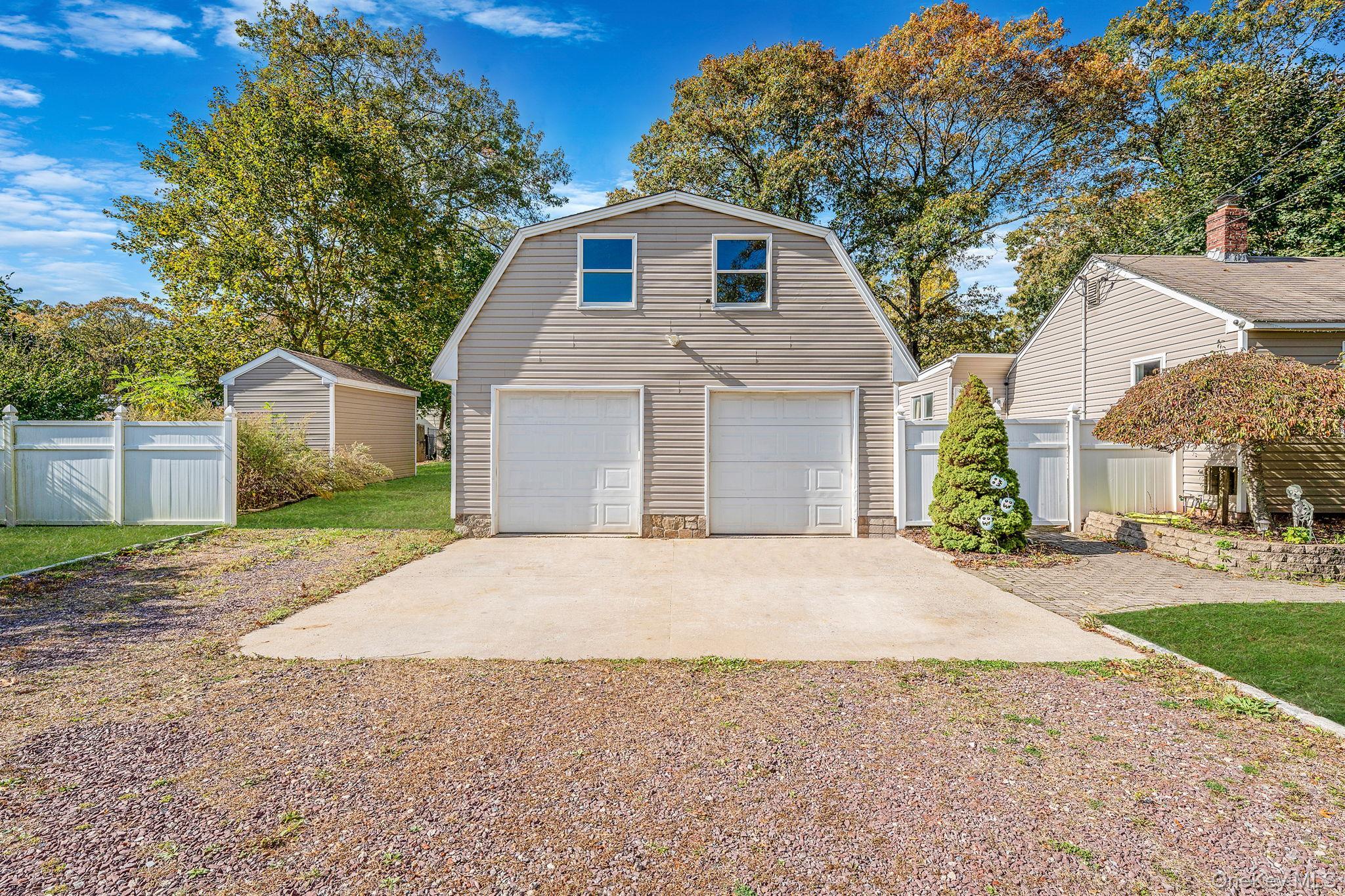 Single Family Lakeside  Suffolk County, NY 11961, MLS-927125-19