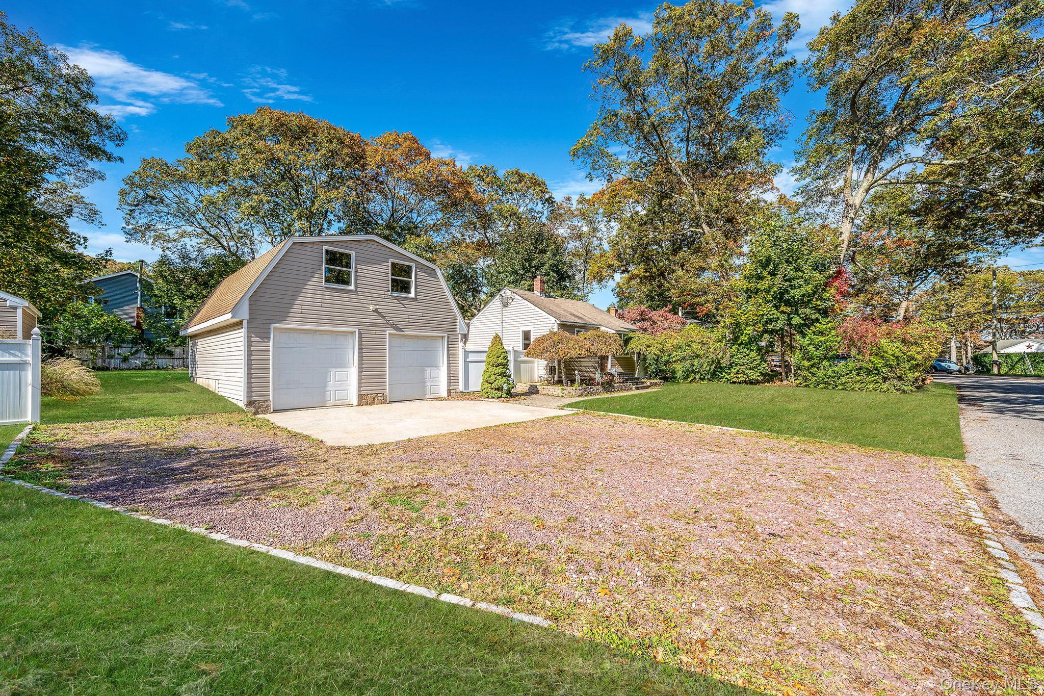 Single Family Lakeside  Suffolk County, NY 11961, MLS-927125-20