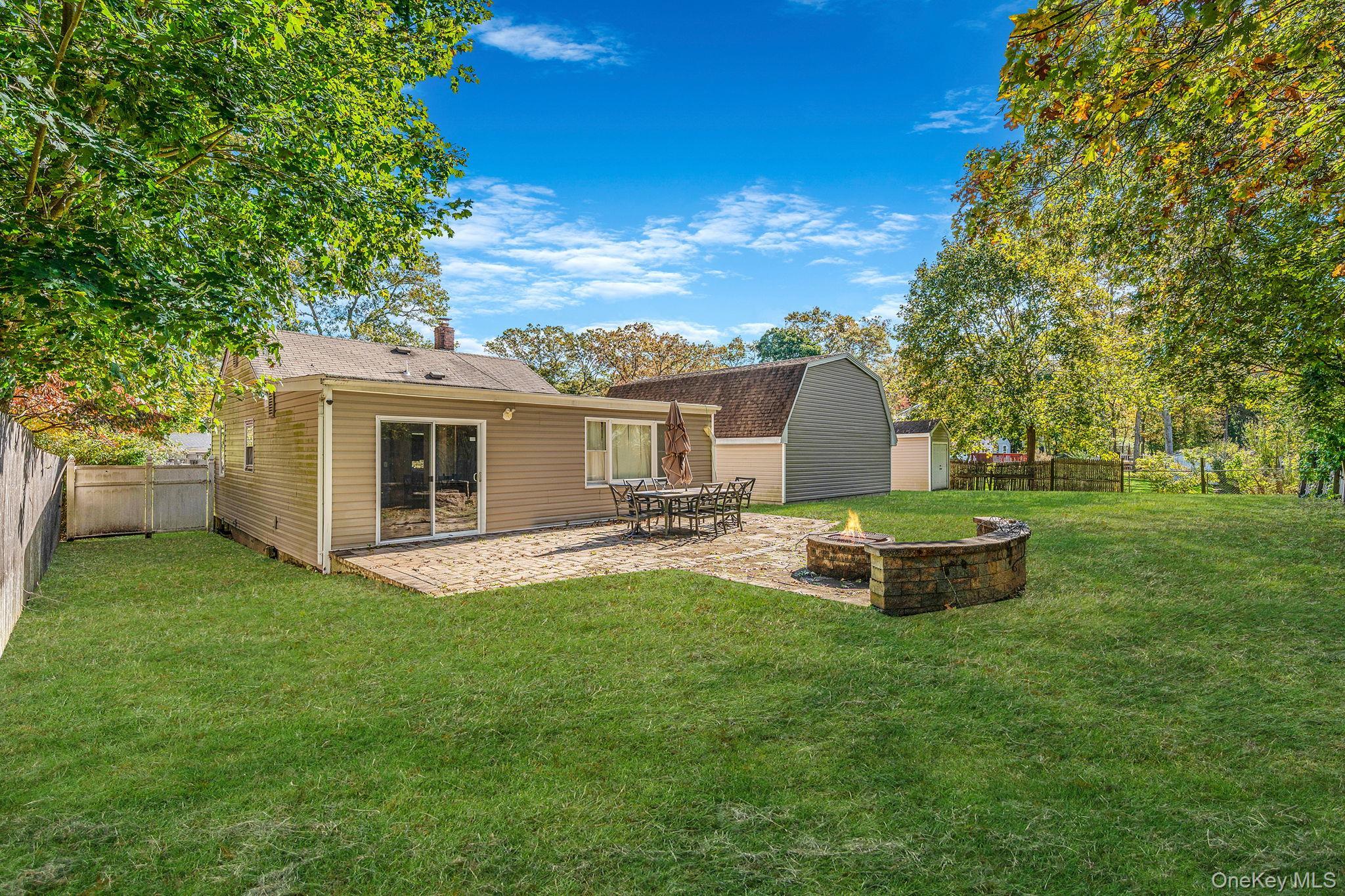 Single Family Lakeside  Suffolk County, NY 11961, MLS-927125-24